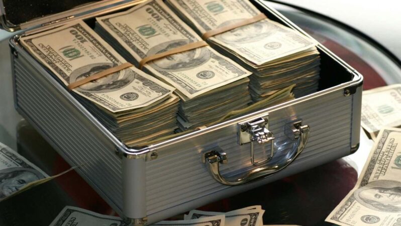 ABD’li Patron, 240 Milyon Dolarlık İkramiyeyi Çalışanlarına Dağıttı