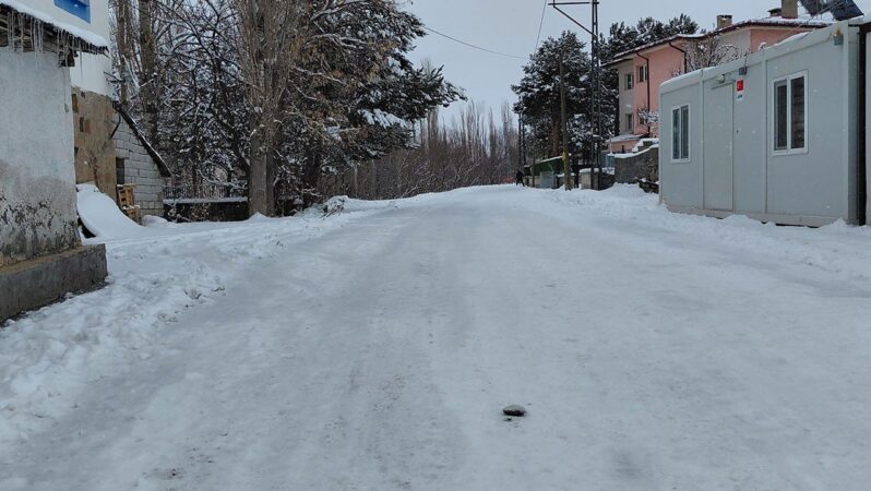 Sivas’ın İmranlı ilçesinde sıcaklık -19.4 dereceye düştü