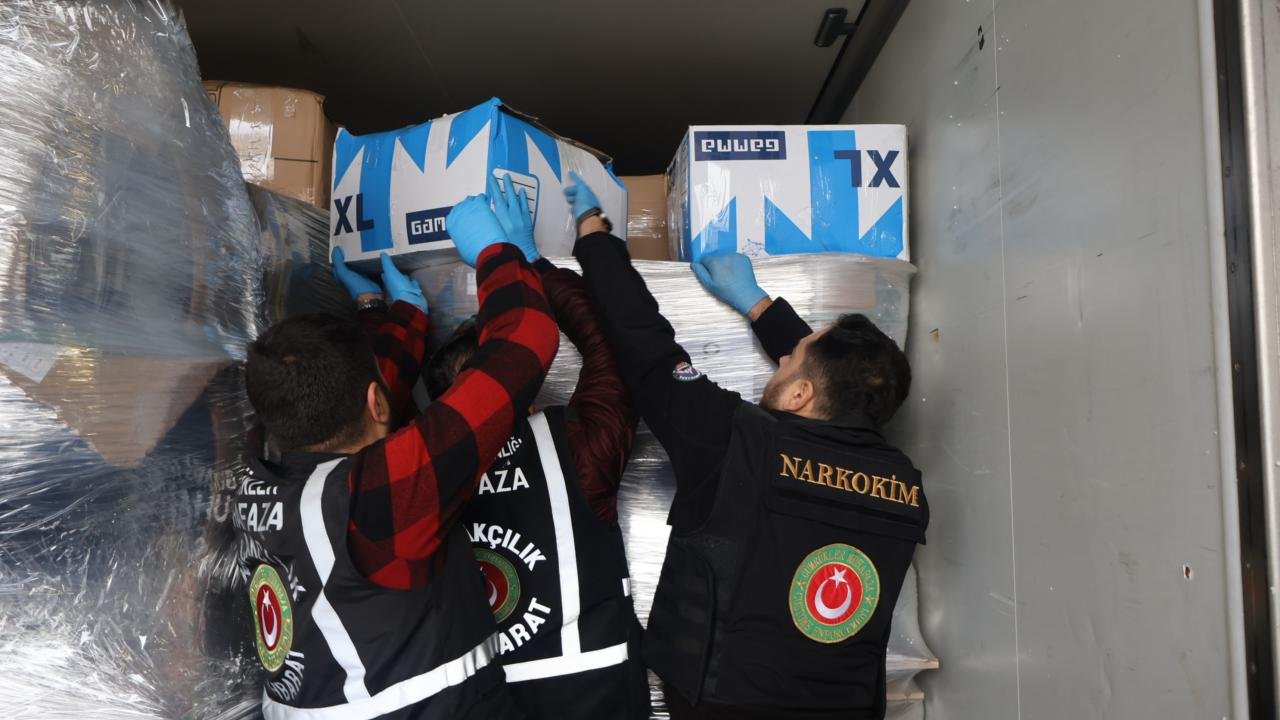 Gümrüklerde Uyuşturucu Operasyonu: 1 Milyar Lira Değerinde Ele Geçiril
