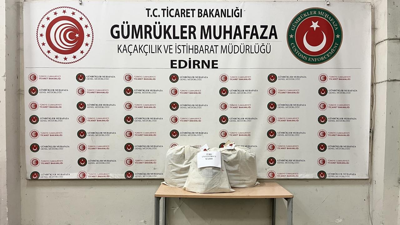 Kapıkule Sınır Kapısı’nda 22 Kilo Esrar Ele Geçirildi