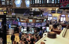 New York Borsası Haftaya Düşüşle Başladı