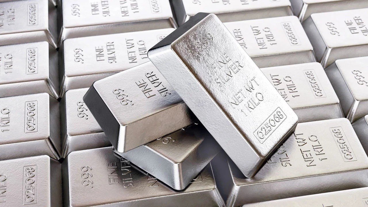 Gümüş Fiyatları Sert Düşüş Yaşadı: Yeniden Yükselir mi?