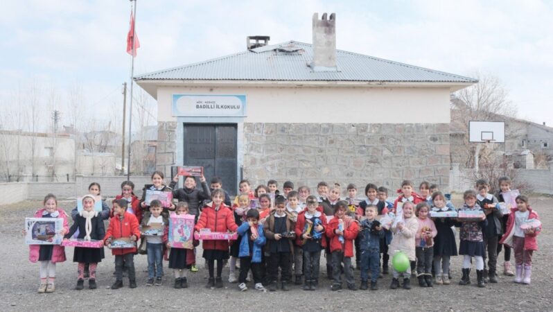 IC Mutluluk Harekatı ile Binlerce Çocuğa Umut Işığı Olundu