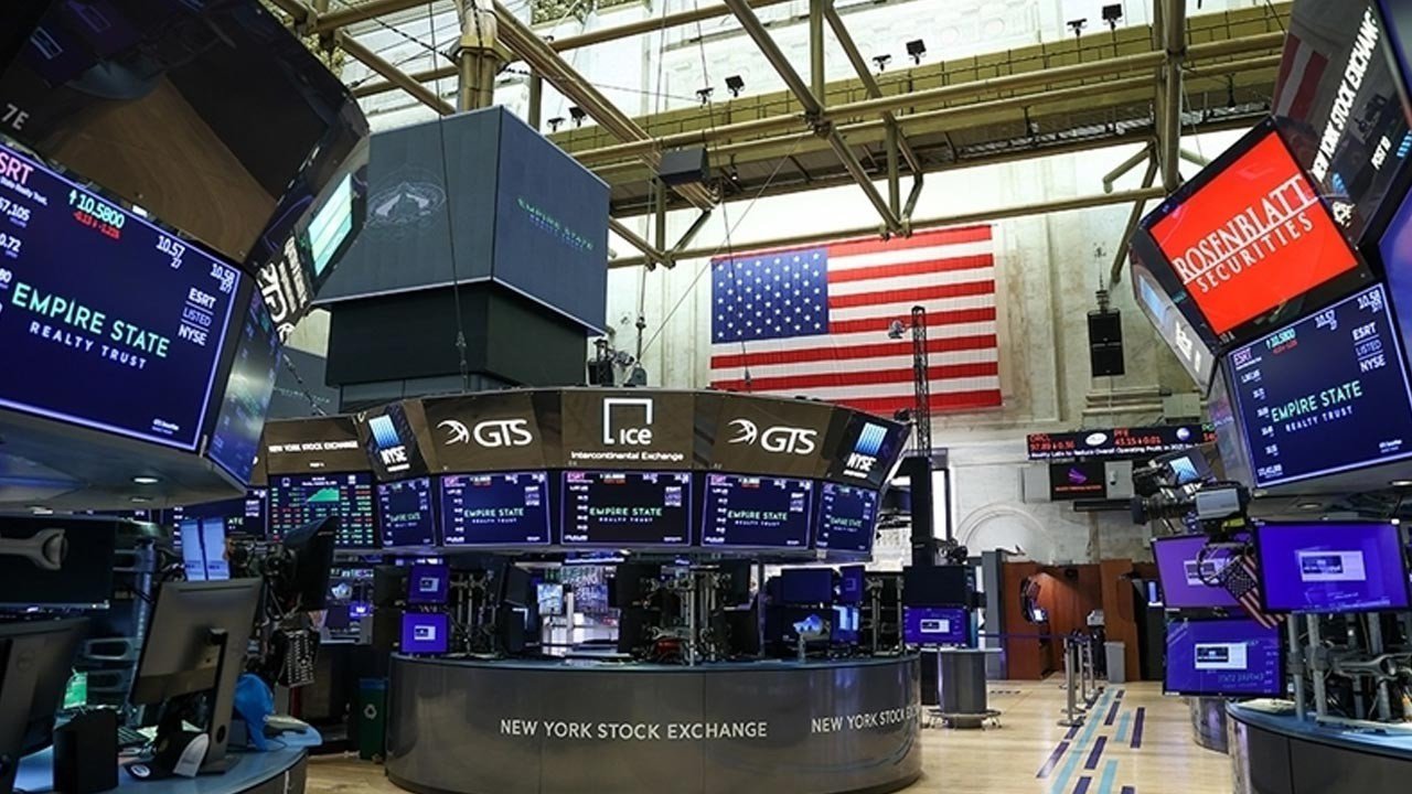 New York Borsası Yatay Seyirle Açıldı, Fed Tutanakları Bekleniyor
