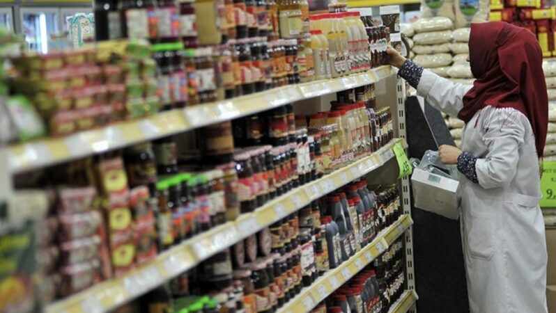 Pazar Günü Marketler Kapanacak mı? Ticaret Bakanlığından Beklenen Açık