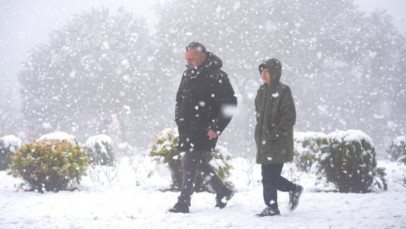 Adana’da Kar Yağışı Nedeniyle Okullar Tatil mi? Valilikten Açıklama Be