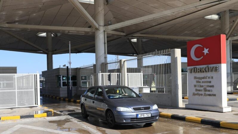 Yabancı Plakalı Araçların Geçiş Ücretleri Gümrük Kapılarında Tahsil Ed