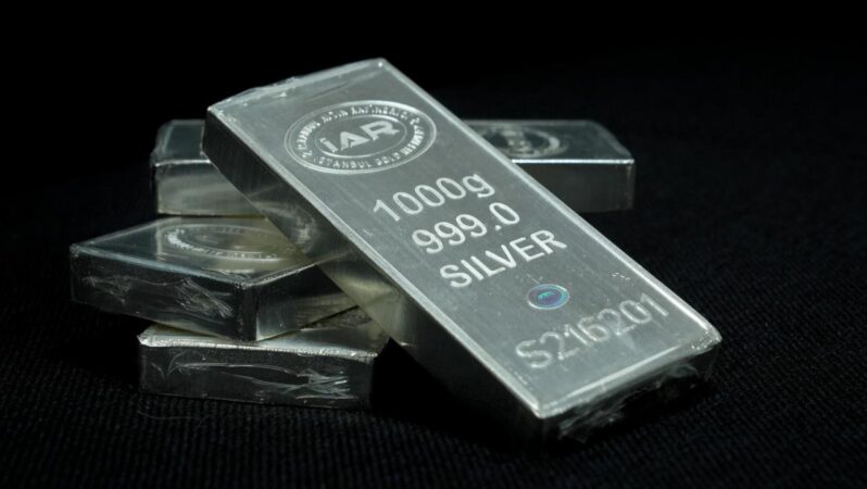 Gümüş, 2025’te Altını Geride Bıraktı: Kıymetli Metallerde Rekor Yılı