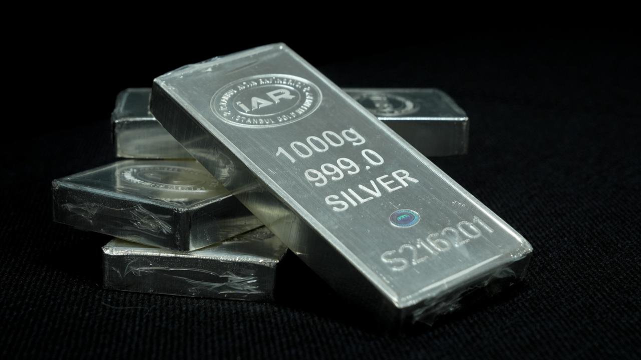 Gümüş, 2025’te Altını Geride Bıraktı: Kıymetli Metallerde Rekor Yılı