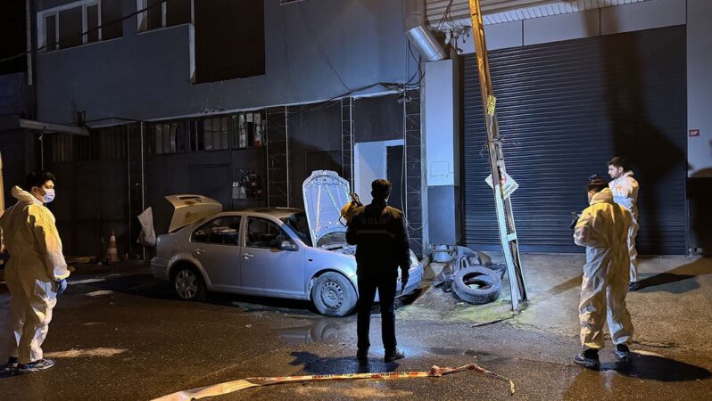 İstanbul’da Isınmak İçin Girdiği Araçta Yangın Çıktı, Bir Kişi Hayatın