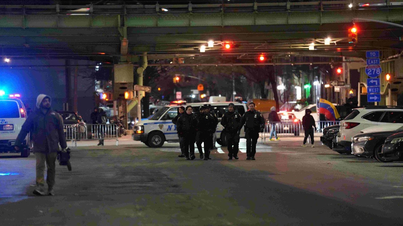 Nicolas Maduro ve Eşi New York’ta Federal Gözetim Merkezine Sevk Edild