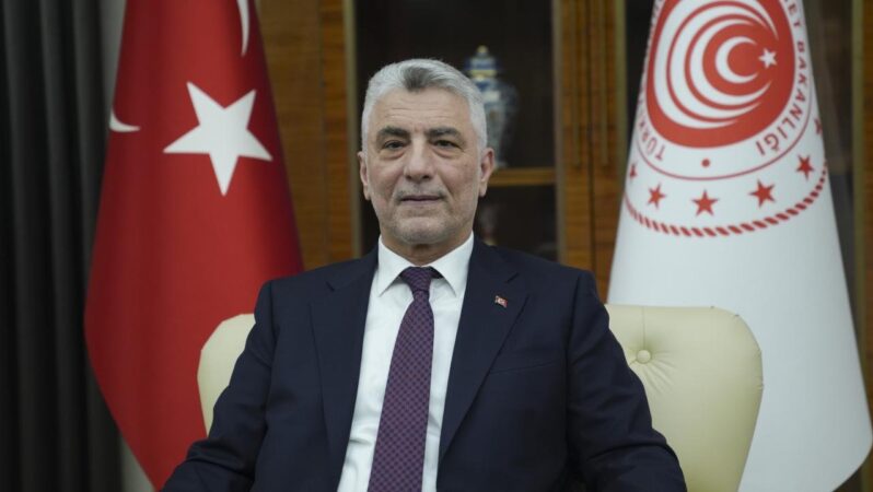 Bakan Bolat: Türkiye, 400 milyar dolar ihracatı olan ülkeler liginde