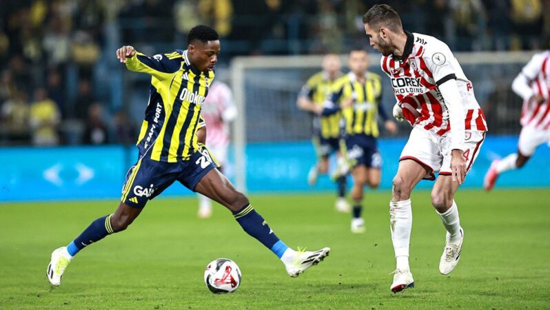 Fenerbahçe, Süper Kupa Yarı Finalinde Samsunspor’u 2-0 Geçti