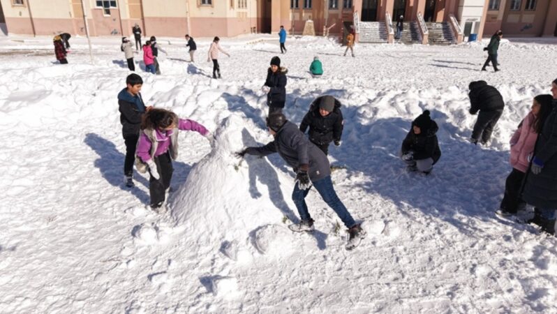 İstanbul’da Okullar Yarın Tatil Mi? 12 Ocak Hava Durumu ve Açıklamalar