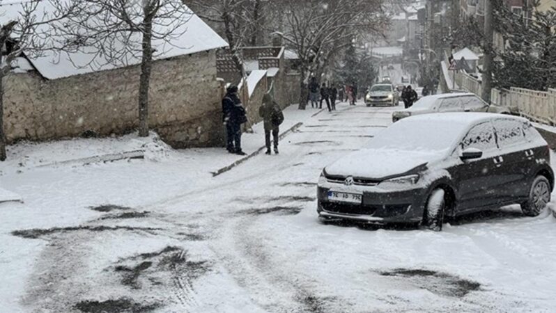 Gümüşhane’de Kar Yağışı Nedeniyle Eğitime Ara Verildi