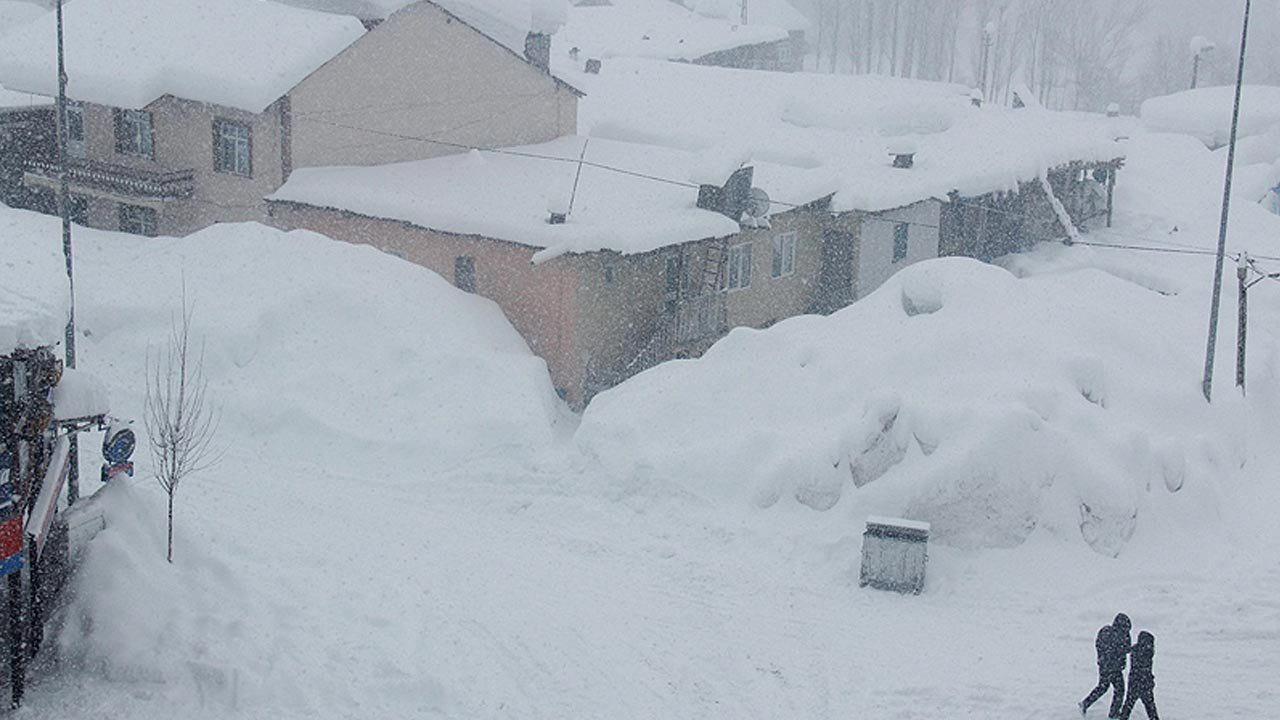 Tunceli’de Kar Yağışı Nedeniyle Eğitime Ara Verildi