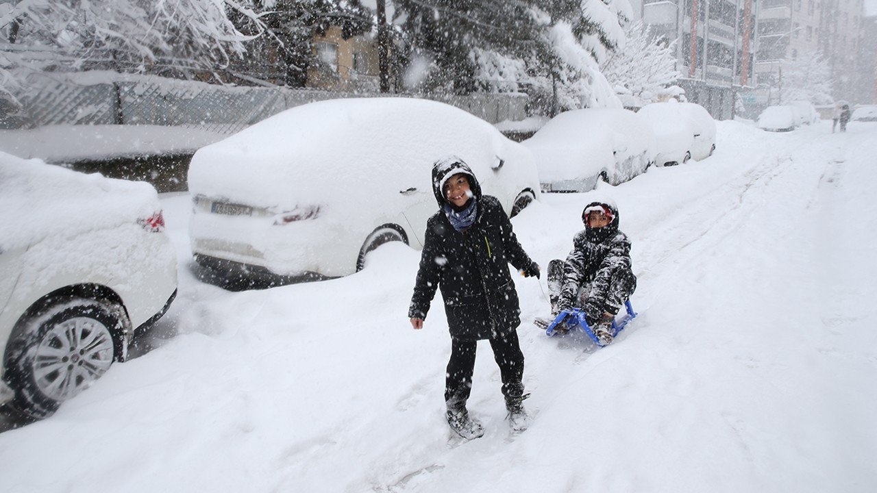 Ordu’da Kar Yağışı Nedeniyle Okullar Tatil Edildi