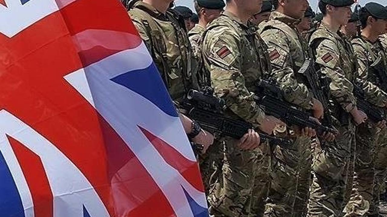 ABD’nin ardından İngiltere de Katar’dan askerlerini çekmeye başla