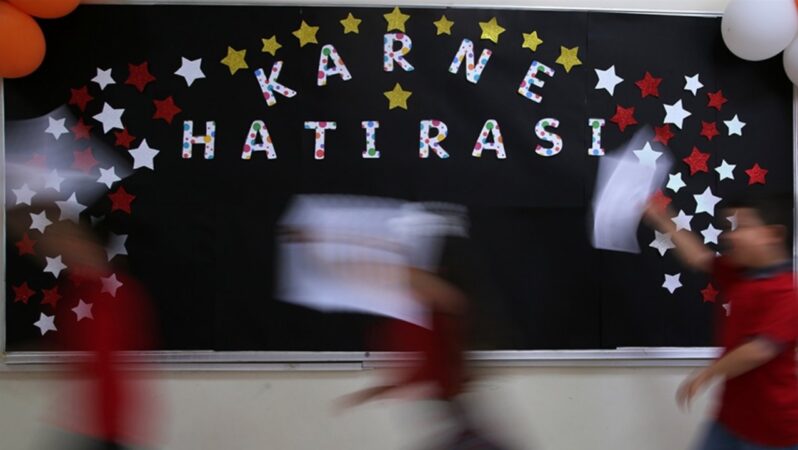 Karneler saat kaçta veriliyor, dağıtılacak?