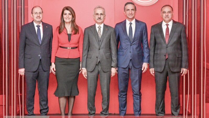 Vodafone Türkiye CEO’su Aksoy: En büyük 5G lansmanımız Türkiye’de