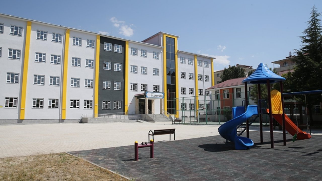 6 Şubat’ta okullar tatil mi? Cuma günü tatil mi oldu?