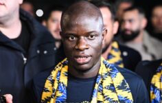N’Golo Kante İstanbul’da: Binlerce taraftar karşıladı