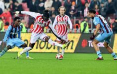 Karadeniz derbisini kazanan takım Trabzonspor oldu