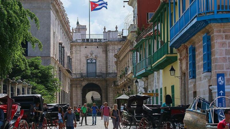 Küba’da yakıt alarmı: Oteller kapanıyor, turizm sezonu risk altın