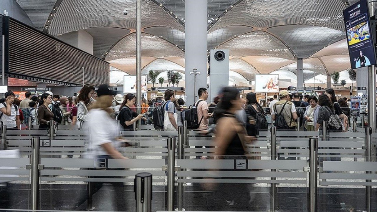 Türkiye’de geçen ay hava yollarında 17,8 milyon kişiye hizmet ver