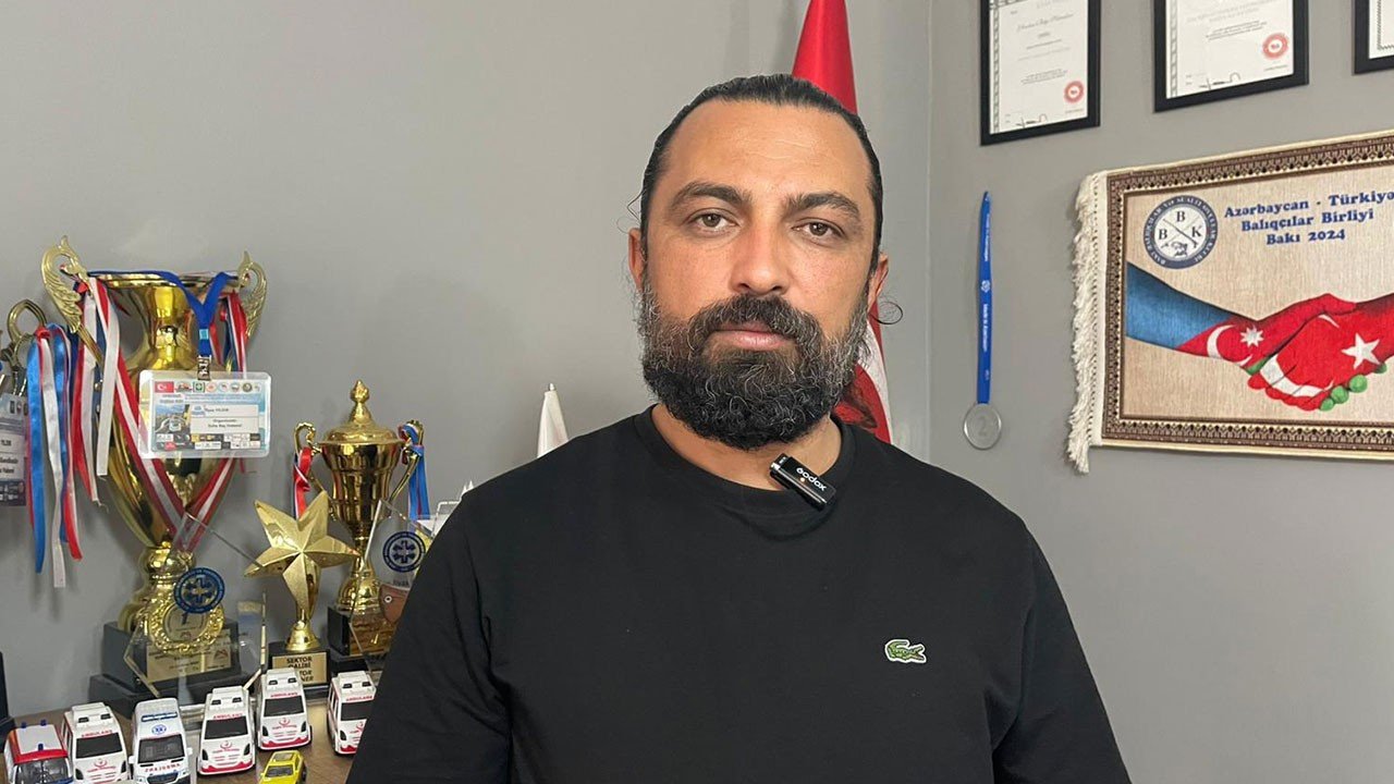 İlk yardım bilgisi hayat kurtardı: Heimlich manevrasını kendine u