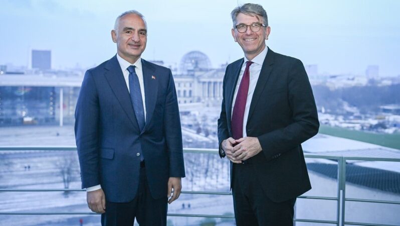 Bakan Ersoy ve Alman Bakan Weimer sergi öncesi buluştu