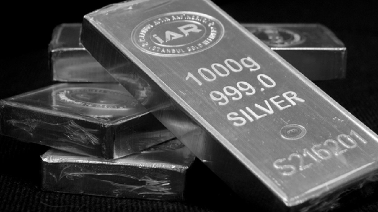 Gümüşte hızlı yükseliş: Kritik seviye aşıldı, tahmini rakam netle