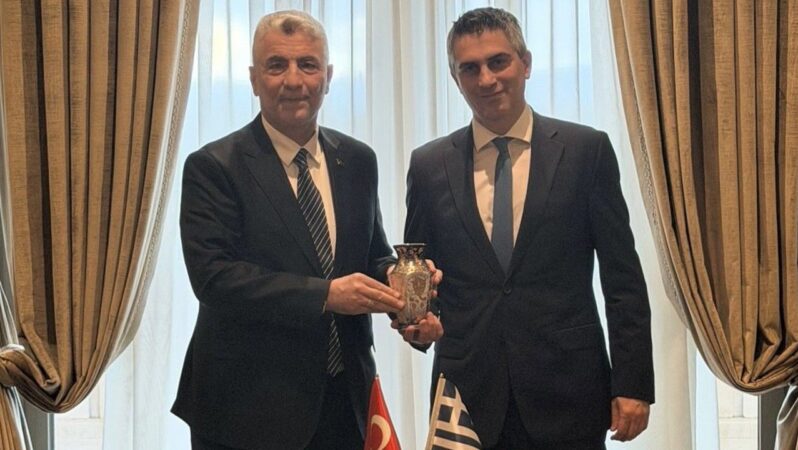 Bakan Bolat, Yunan Bakan Dimas ile görüştü