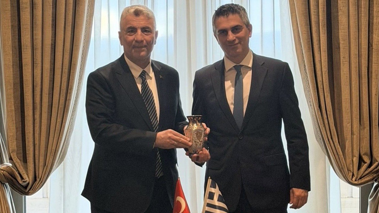 Bakan Bolat, Yunan Bakan Dimas ile görüştü