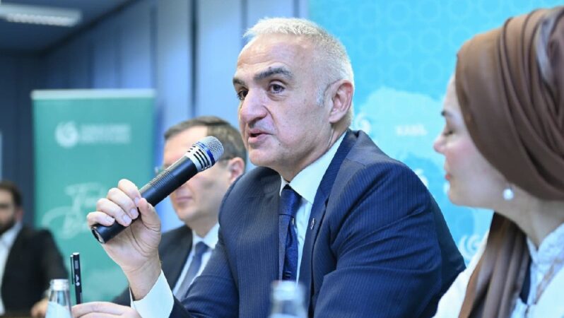 Bakan Ersoy: Yunus Emre Enstitüsü toplumlar arasında güçlü bir kö