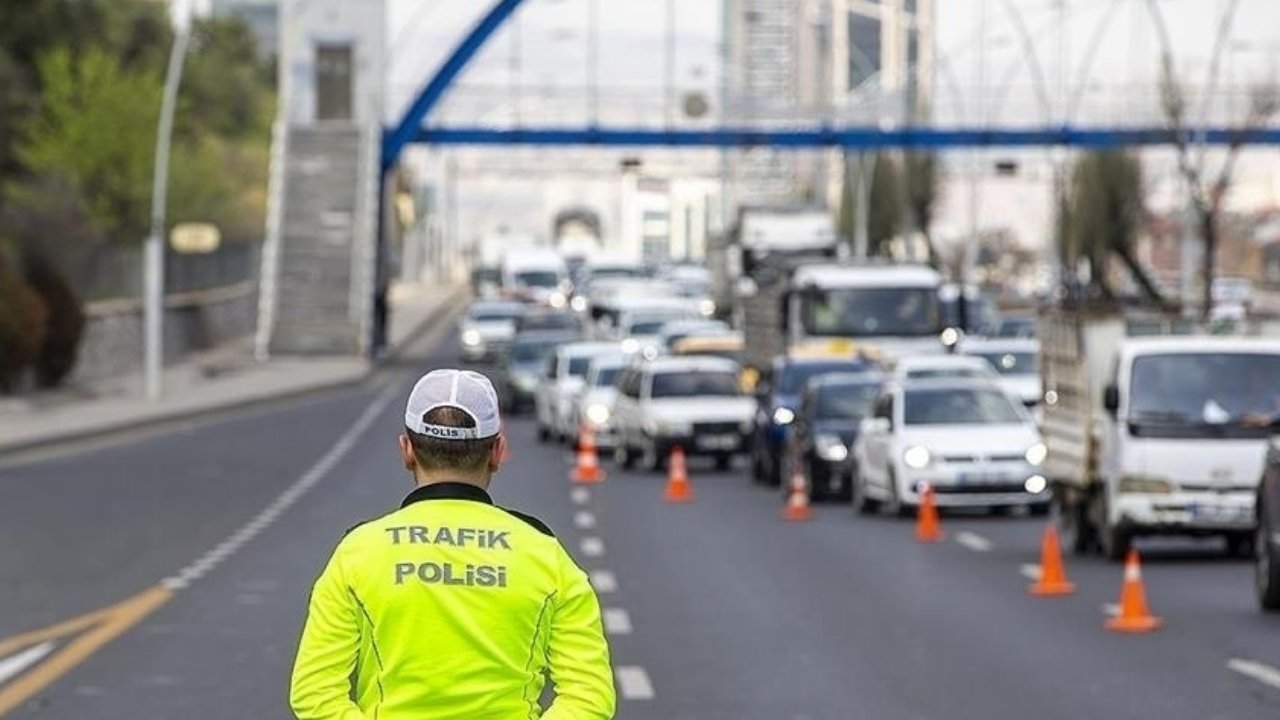 Trafik cezaları ağırlaştı: Sahte plaka kullananlar, ehliyetsiz sü