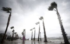 Antalya’da eğitime fırtına engeli