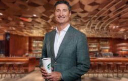 250 bin dolarlık limit kaldırıldı: Starbucks CEO’suna sınırsız öz