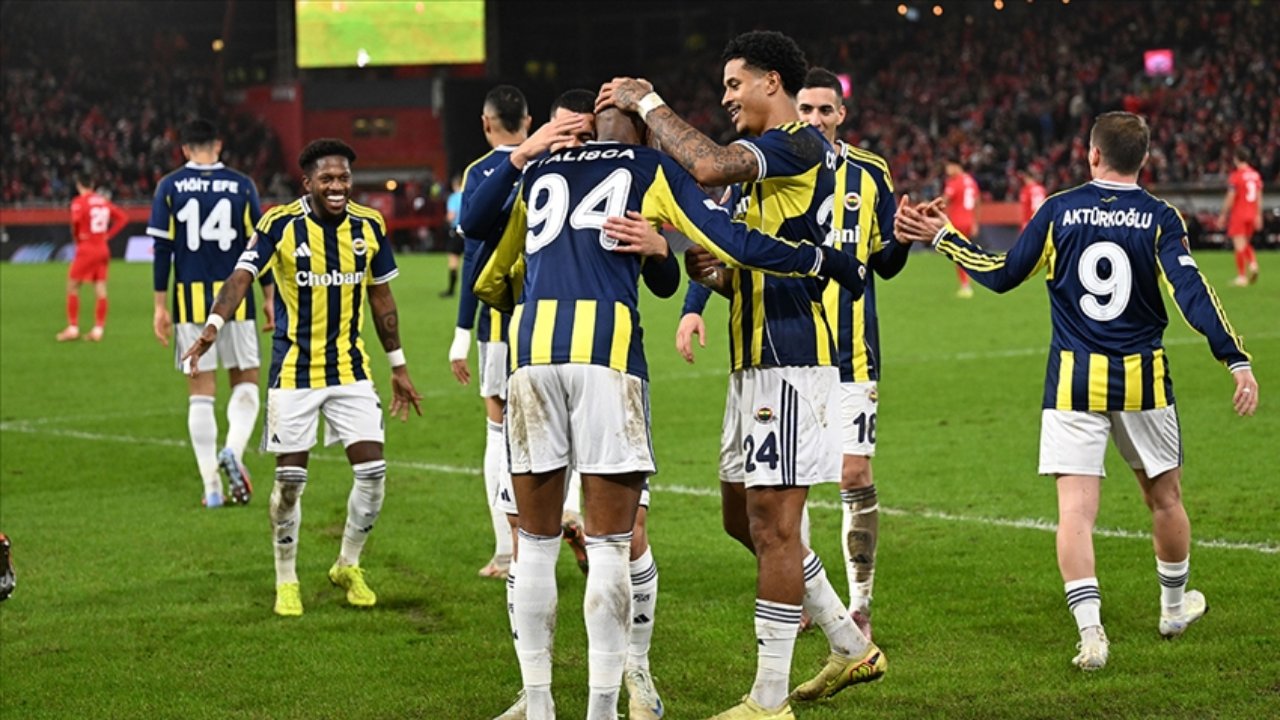 Fenerbahçe’nin Trabzonspor maçı kamp kadrosu açıklandı