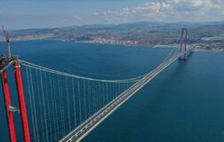 Çanakkale Boğazı fırtına nedeniyle trafiğe kapandı