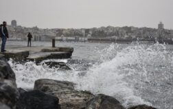 İstanbul Valiliğinden kuvvetli rüzgar ve fırtına uyarısı