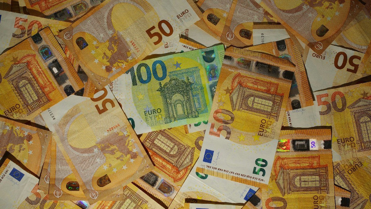 Şanslı kişi belli oldu! 10 yıl boyunca her ay hesabına 2 bin Euro