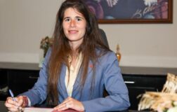 Uyuşturucu soruşturmasında Çeşme Belediye Başkanı Lal Denizli ifa