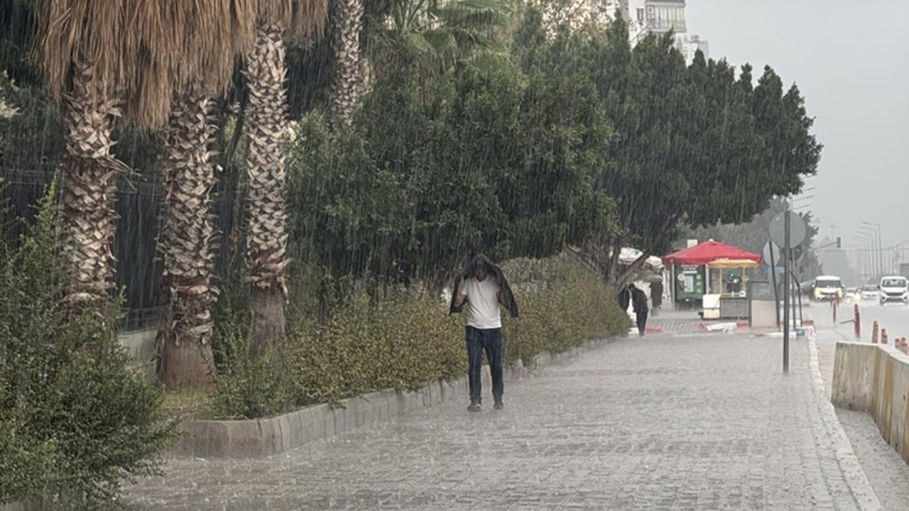 Meteoroloji’den Kıyı Ege için kırmızı alarm: Şiddetli sağanak gel