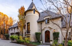 Rektörün 8 bin metrekarelik “şatosu” satışa çıktı