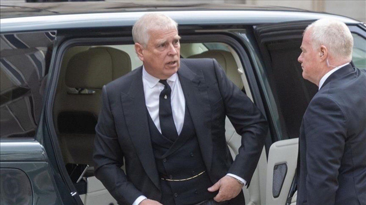 Son dakika: İngiltere’de eski prens Andrew hakkında gözaltı karar