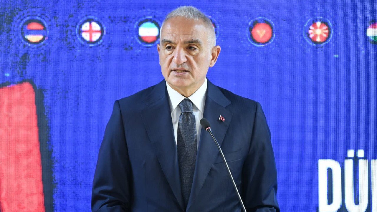 Türkçenin dünyadaki izleri sözlük oldu! Bakan Ersoy’dan kültürel