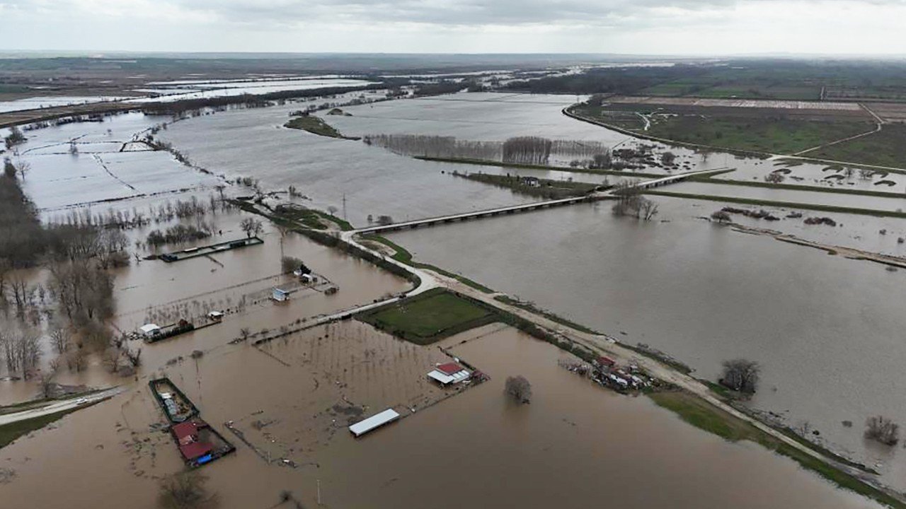 Meriç Nehri taştı, tarım arazileri sular altında kaldı