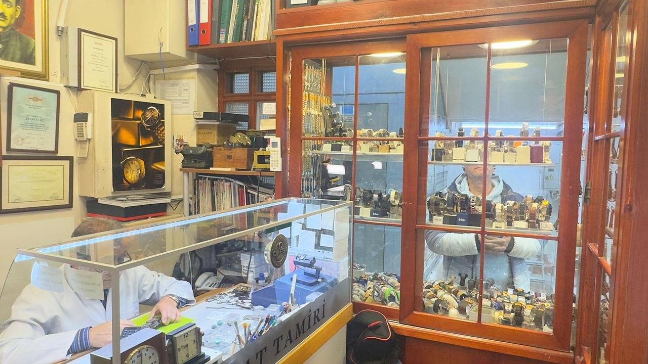 Lüks saatlerin tamir merkezi: İstanbul
