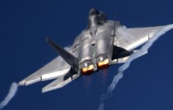 ABD’den İsrail’e F-22 takviyesi: 12 uçak Orta Doğu’ya konuşlandır